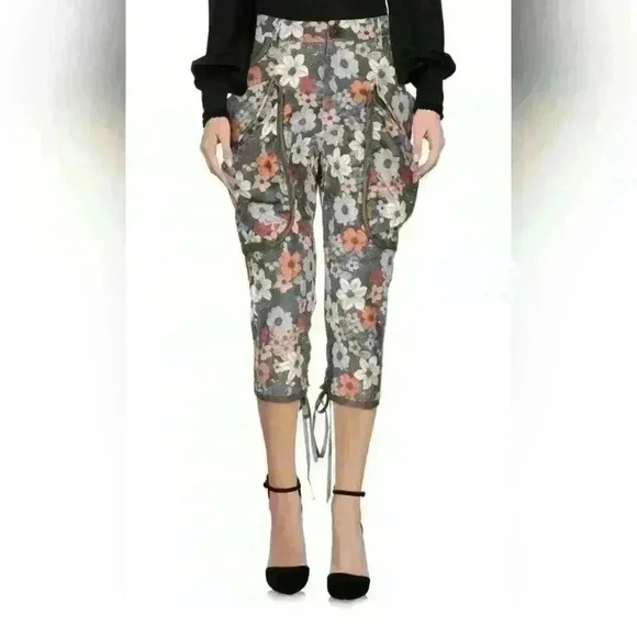 Velvet Florals Cargo Capris - Picture 1 of 7